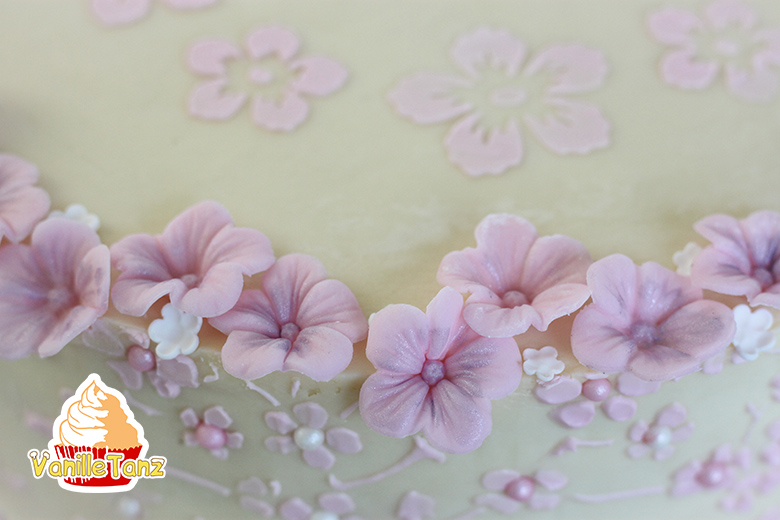 Geburtstagstorte Blütentraum - Torte mit Blumen
