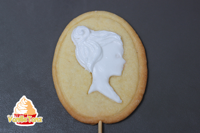 Cameo Cookie mit Royal Icing